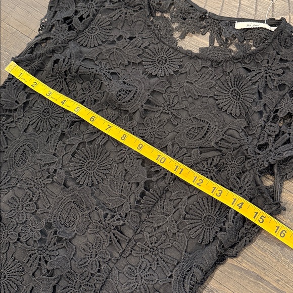 Mi Ami Francesca’s Black Dressy Lined Lace Mini Dress Open Back Fitted NWT M - Picture 13 of 16